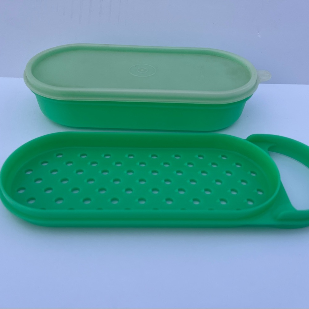 Vintage Tupperware Cheese Vegetable Grater Container #1375-13 Jadeite Green